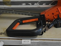 Gardena heggenschaar op accu en 1 accu stofzuiger - afbeelding 3 van  7