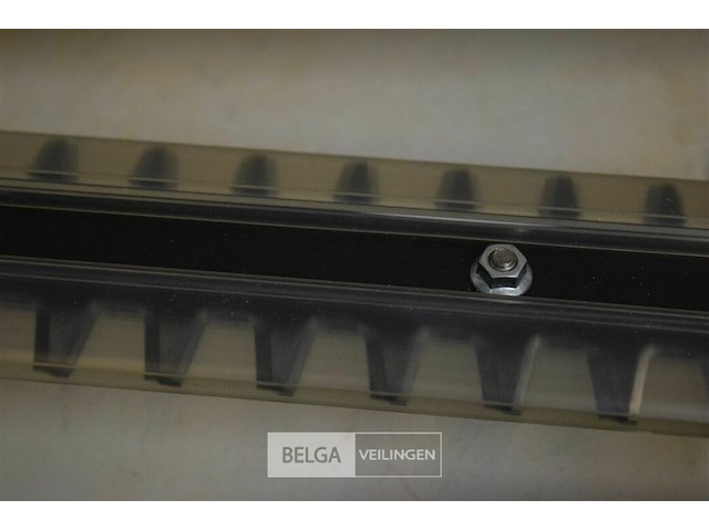 Gardena heggenschaar op accu en 1 accu stofzuiger - afbeelding 4 van  7