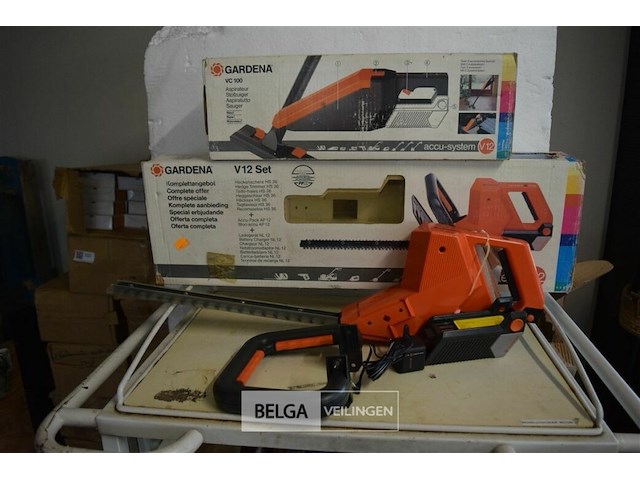 Gardena heggenschaar op accu en 1 accu stofzuiger - afbeelding 1 van  6