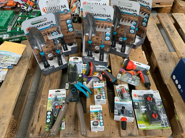 Gardena partij divers tuingereedschap - afbeelding 1 van  7