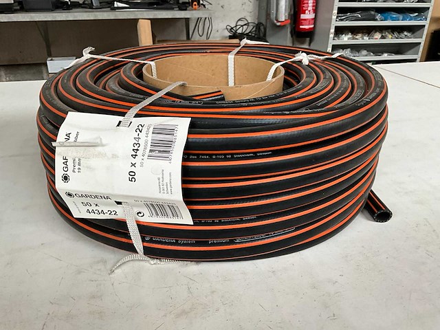 Gardena premium rubber tuinslang 19mm 3/4” 50 meter - afbeelding 2 van  4