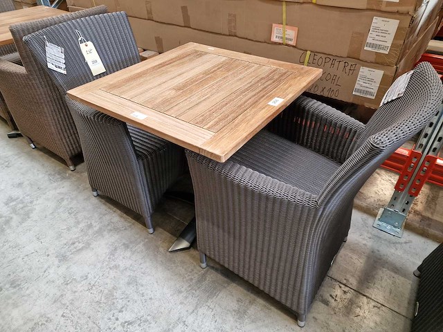 Gardini - teak tuintafel volvic 70 x 80cm met alu antraciet onderstel - afbeelding 1 van  6