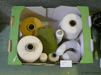 Garen op bobijn enz - afbeelding 1 van  1