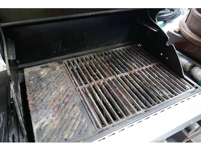Gasbarbecue met gasfles central park - afbeelding 2 van  10