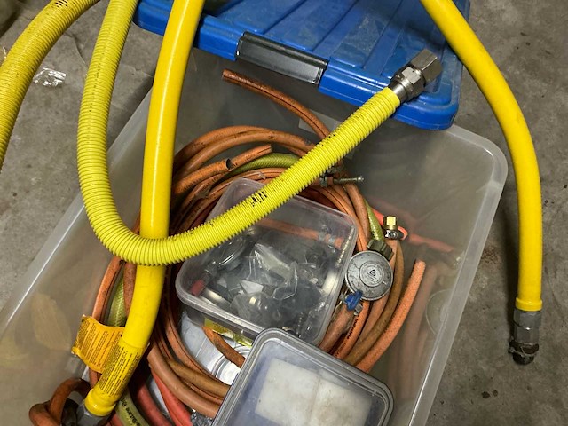 Gasbenodigdheden - afbeelding 2 van  3
