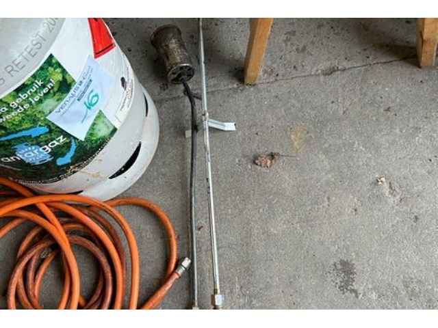 Gasfles, kabel en 2 branders - afbeelding 3 van  6