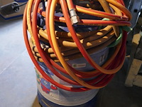 Gasfles met brander en gasslang - afbeelding 1 van  3