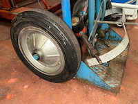 Gasfleskar met slangen - afbeelding 2 van  3