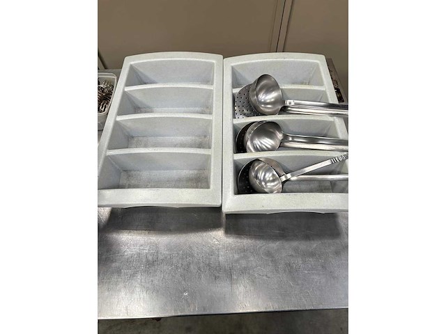 Gastronorm, snijplanken, soeplepels, potten, pannen ect - overige keukenbenodigdheden - afbeelding 3 van  10