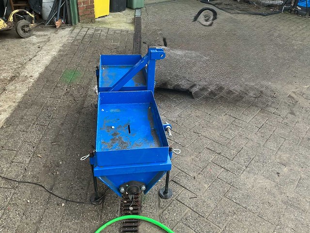 Gazon prikker voor tractor - afbeelding 3 van  4