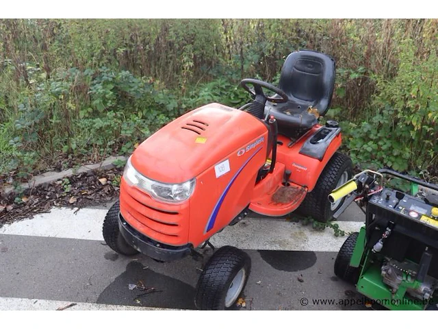 Gazontrekker simplicity conquest, 24hp, werking niet gekend, mogelijks batterij plat - afbeelding 1 van  3