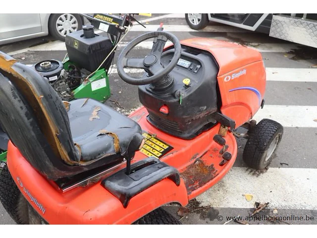 Gazontrekker simplicity conquest, 24hp, werking niet gekend, mogelijks batterij plat - afbeelding 3 van  3