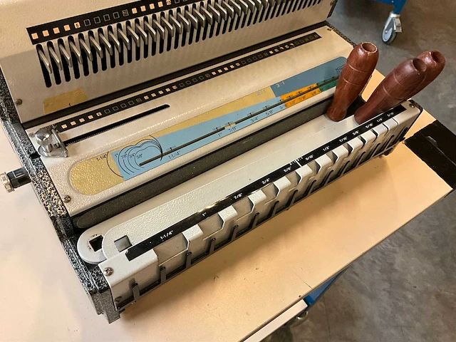Gbc copy-protwin bindmachine - afbeelding 7 van  9