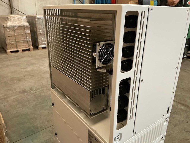 Gcl volledig 3-fase ess systeem met omvormer en controlbox 8kw - afbeelding 9 van  16