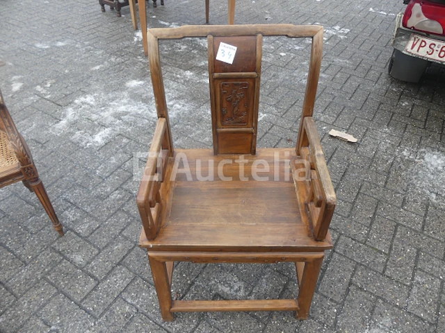 Gebeeldhouwde houten chinese stoel - afbeelding 1 van  3