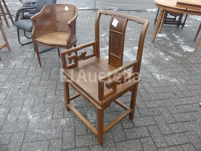 Gebeeldhouwde houten chinese stoel - afbeelding 2 van  3