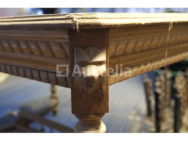 Gebeeldhouwde houten tafel - afbeelding 2 van  7