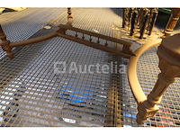 Gebeeldhouwde houten tafel - afbeelding 4 van  7