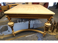 Gebeeldhouwde houten tafel - afbeelding 5 van  7