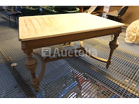 Gebeeldhouwde houten tafel - afbeelding 7 van  7