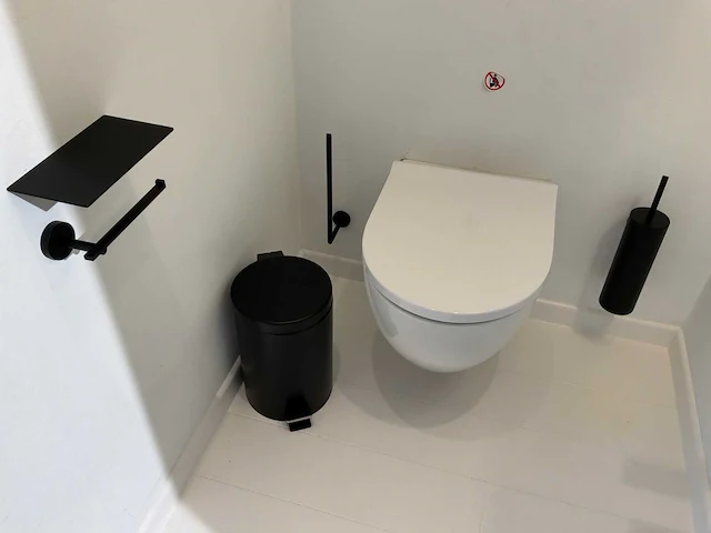 Geberit - acanto - toilet - afbeelding 1 van  9