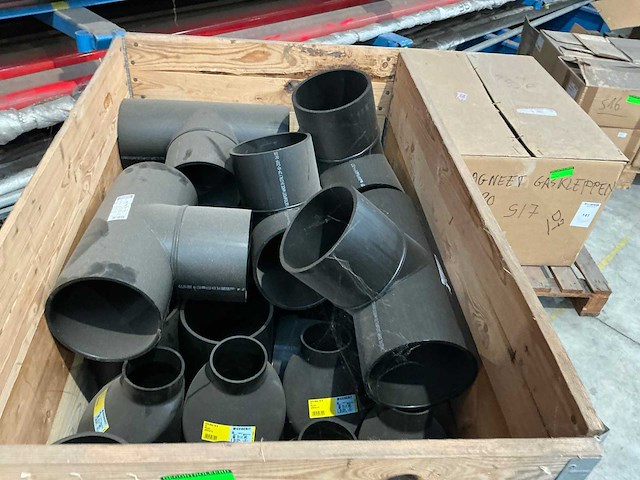 Geberit 200/110 + 200 90° partij reducties - afbeelding 1 van  3