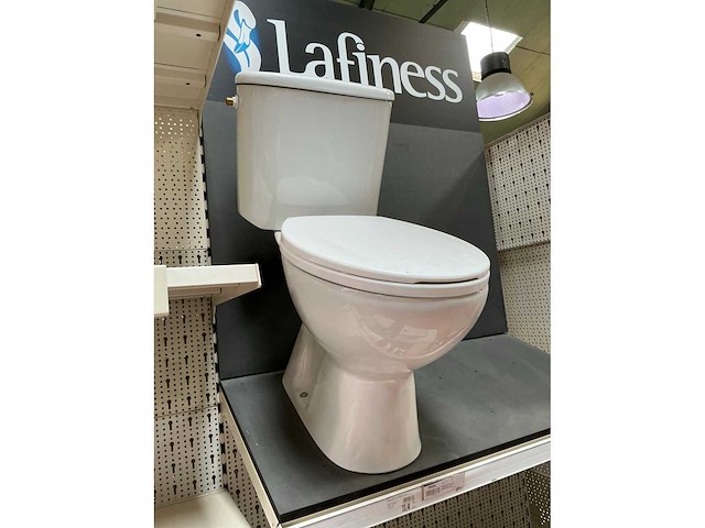 Geberit flush 2x toilet en sanitair toebehoren - afbeelding 10 van  13