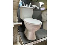 Geberit flush 2x toilet en sanitair toebehoren - afbeelding 1 van  2