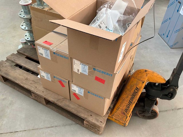 Geberit pluvia diameter 250 mm partij buis bevestigingsbeugels (50x) - afbeelding 4 van  4