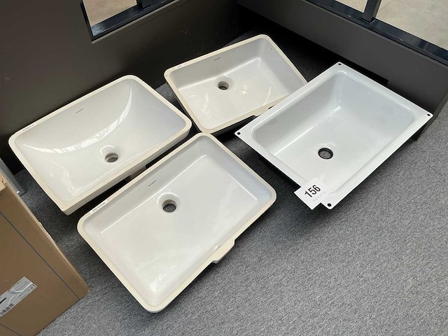 Geberit selnova rimfree toilet en 4x spoelbak duravit - afbeelding 2 van  3