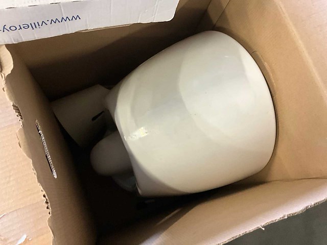 Geberit toilet (4x) + diverse badkamer accessoires - afbeelding 5 van  10