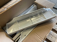 Geberit toilet (4x) + diverse badkamer accessoires - afbeelding 9 van  10