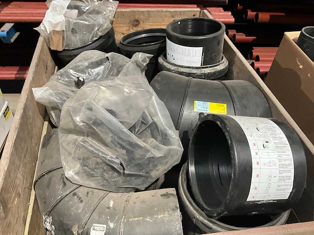 Geberit-wavin-akatherm partij moffen en koppelstukken - afbeelding 2 van  5