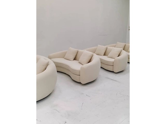 Gebogen beige teddy sofa 230cm - afbeelding 3 van  3