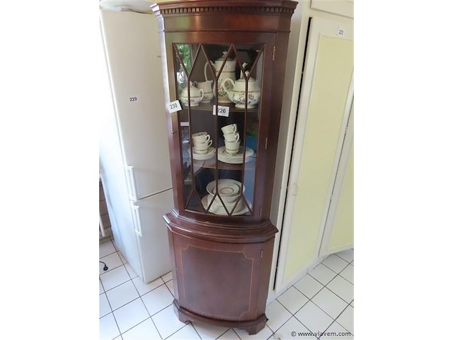 Gebogen hoekvitrine - afbeelding 1 van  3