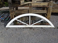 Gebogen vast wit pvc-frame (met geïntegreerde beugels) - afbeelding 2 van  2