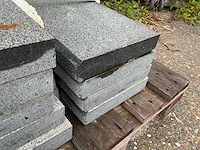 Gebouchardeerd natuursteen boordstenen ca. 9lm - afbeelding 3 van  3