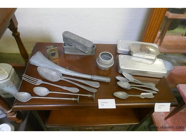 Gebruiksvoorwerpen - afbeelding 1 van  1