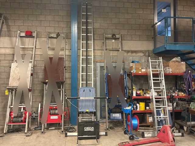 Geda accu ladderlift ladderlift incl. accu +extra accu + zonnepaneelrek - afbeelding 1 van  6