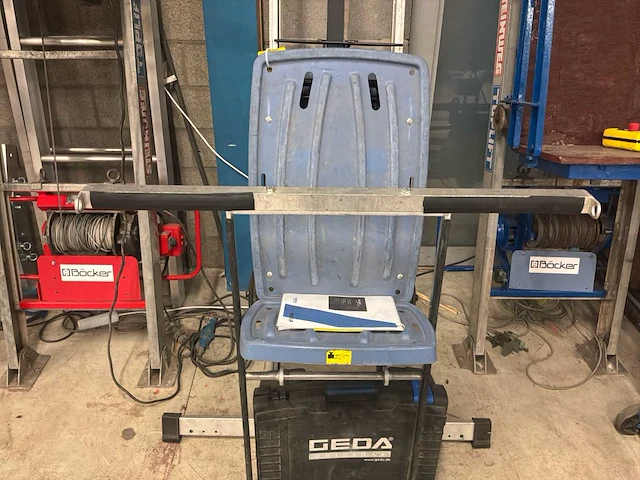 Geda accu ladderlift ladderlift incl. accu +extra accu + zonnepaneelrek - afbeelding 3 van  6