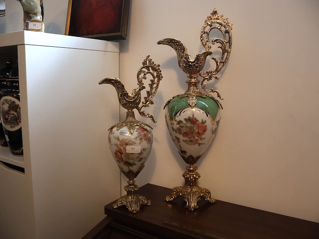 Gedecoreerdde porseleinvaas (x2) - afbeelding 2 van  5