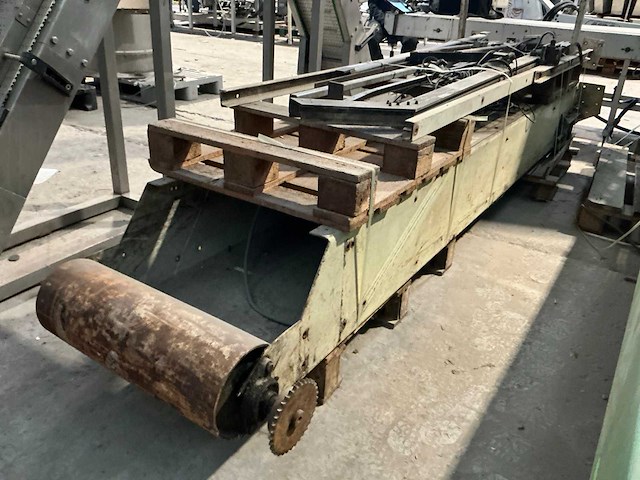 Gedemonteerd machineonderdeel - afbeelding 2 van  8