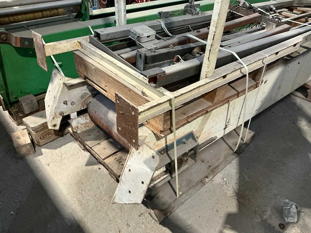 Gedemonteerd machineonderdeel - afbeelding 5 van  8