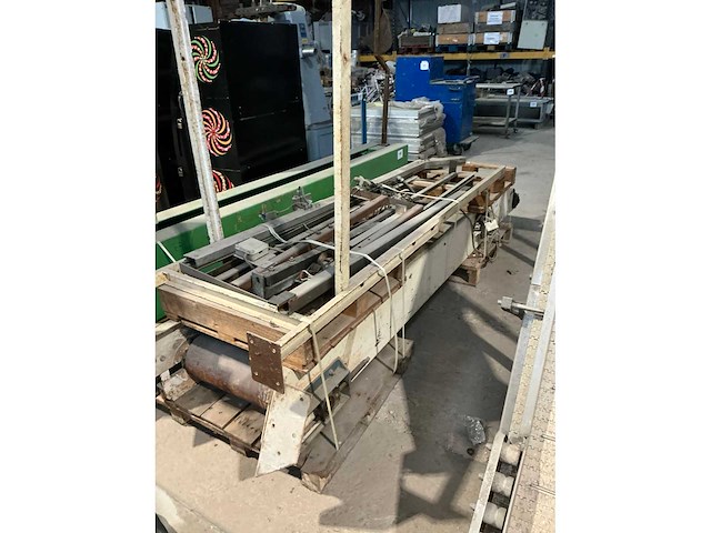 Gedemonteerd machineonderdeel - afbeelding 7 van  8