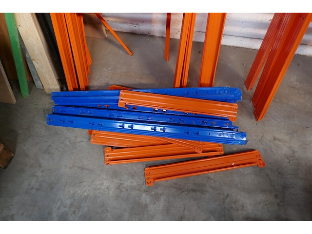 Gedemonteerd magazijnrek - afbeelding 2 van  4