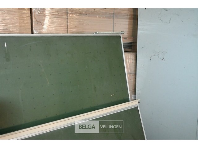 Gedemonteerd schoolbord - afbeelding 3 van  3