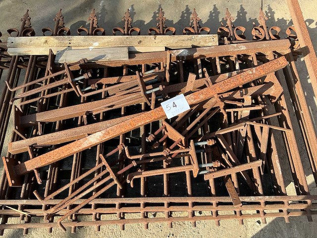 Gedemonteerd tuinhek - afbeelding 1 van  4