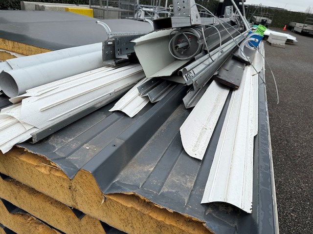 Gedemonteerde aanbouw garage of berging - afbeelding 4 van  9