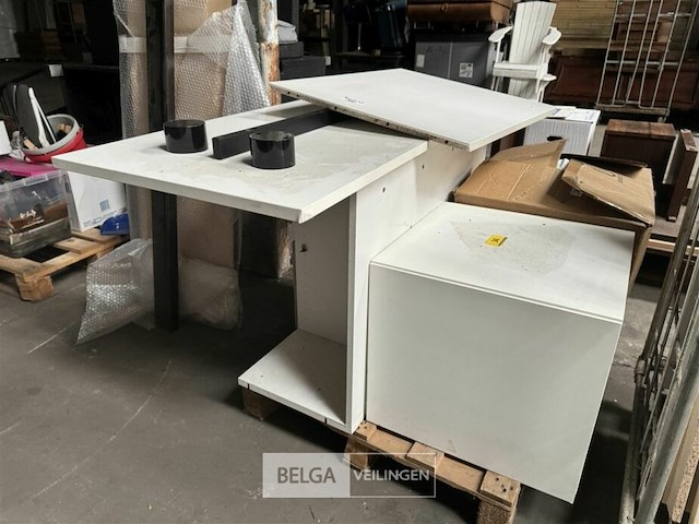 Gedemonteerde bureau - afbeelding 2 van  4