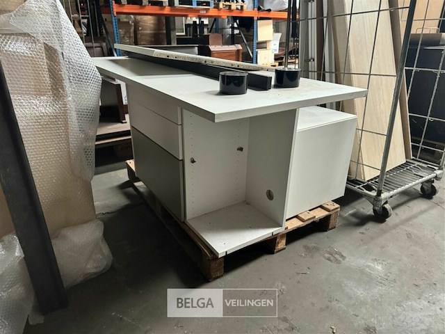 Gedemonteerde bureau - afbeelding 4 van  4
